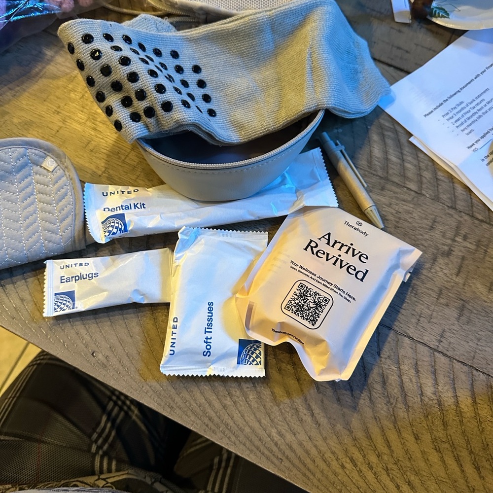 United Airlines Travel Amenity Kit